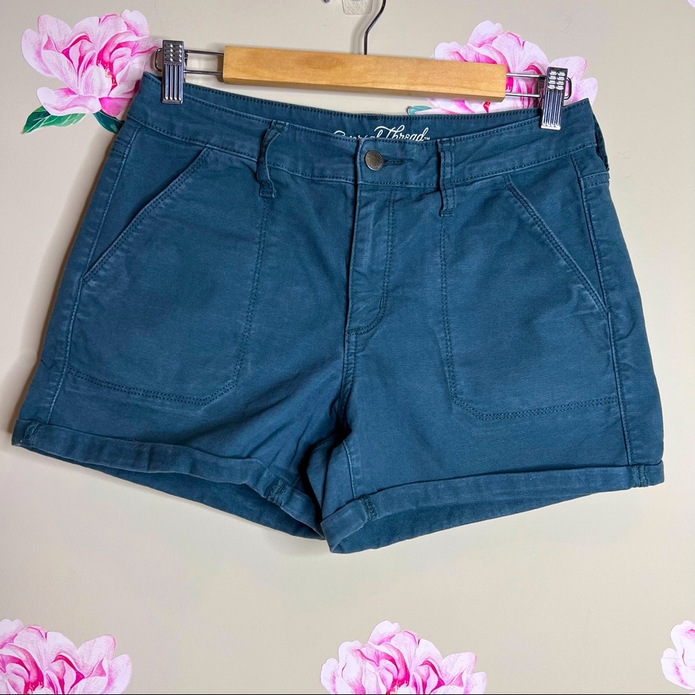 Universal Thread High-Rise-Midi Shorts.   W-10